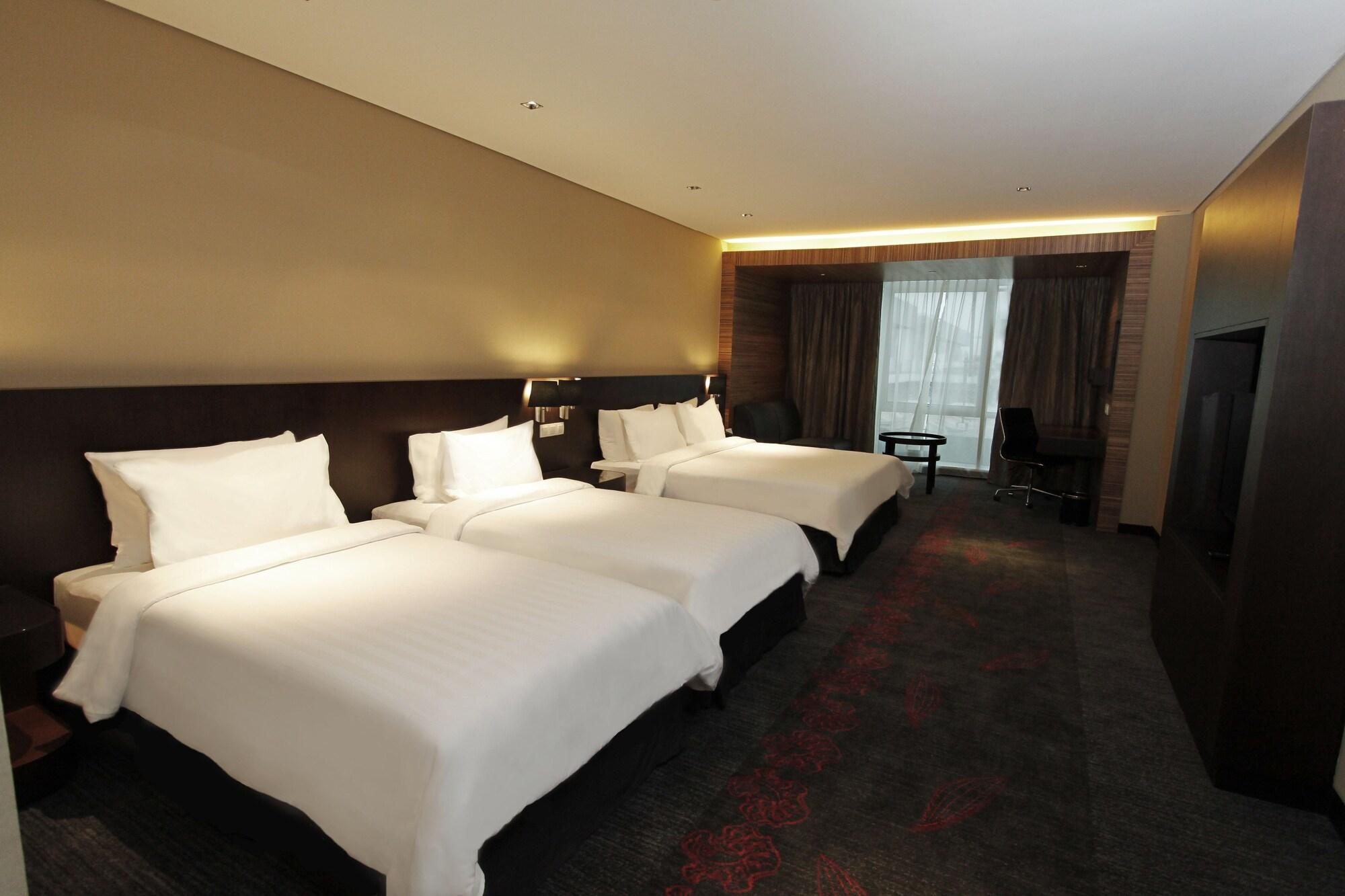 Grandis Hotels And Resorts Kota Kinabalu Exterior photo